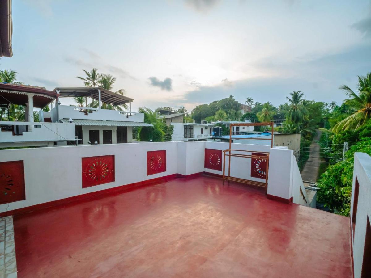 Surfing Guest House Matara Dış mekan fotoğraf